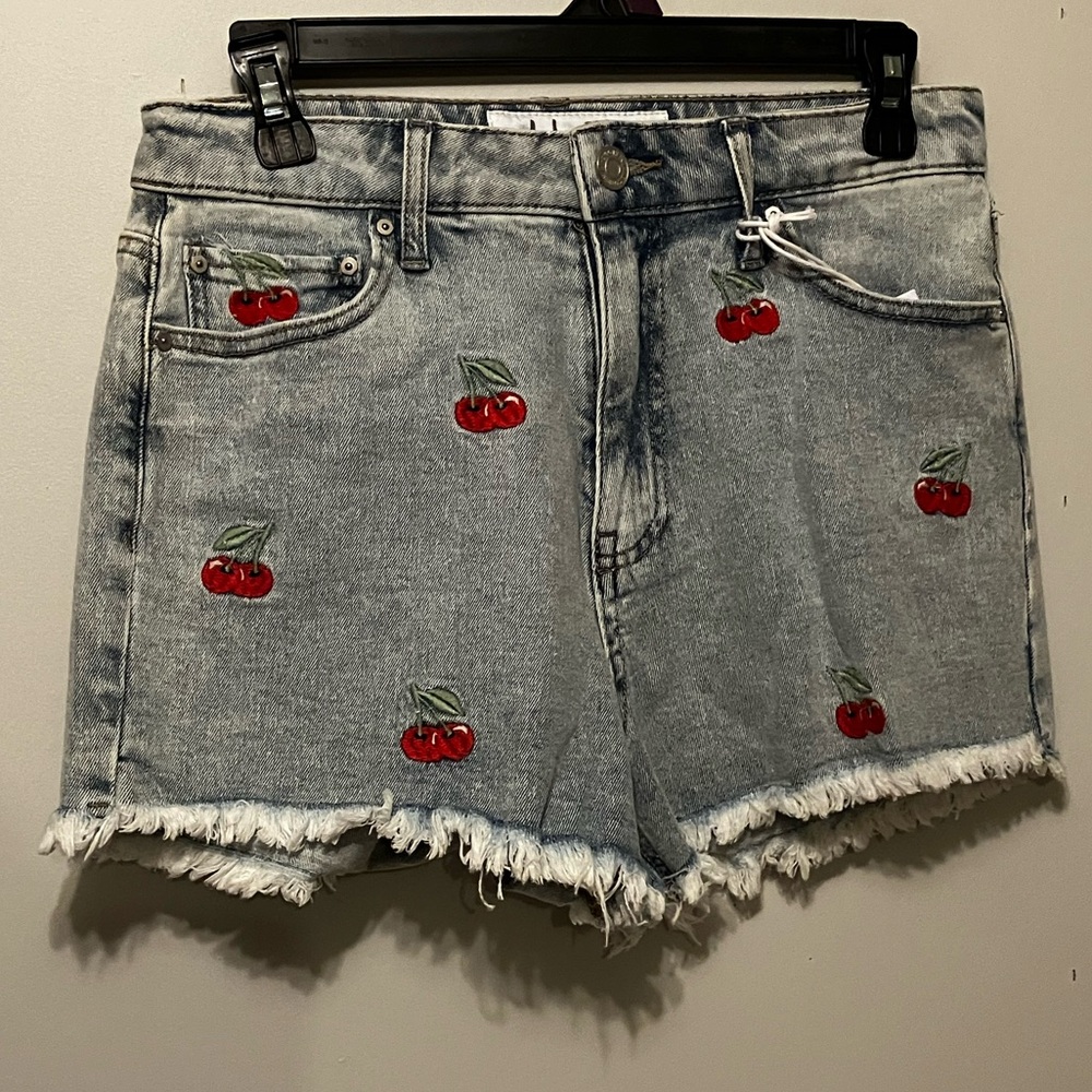 Indigo Rein Embroidered Cherry Light Blue Washed Denim Shorts Raw Hem Sz 7